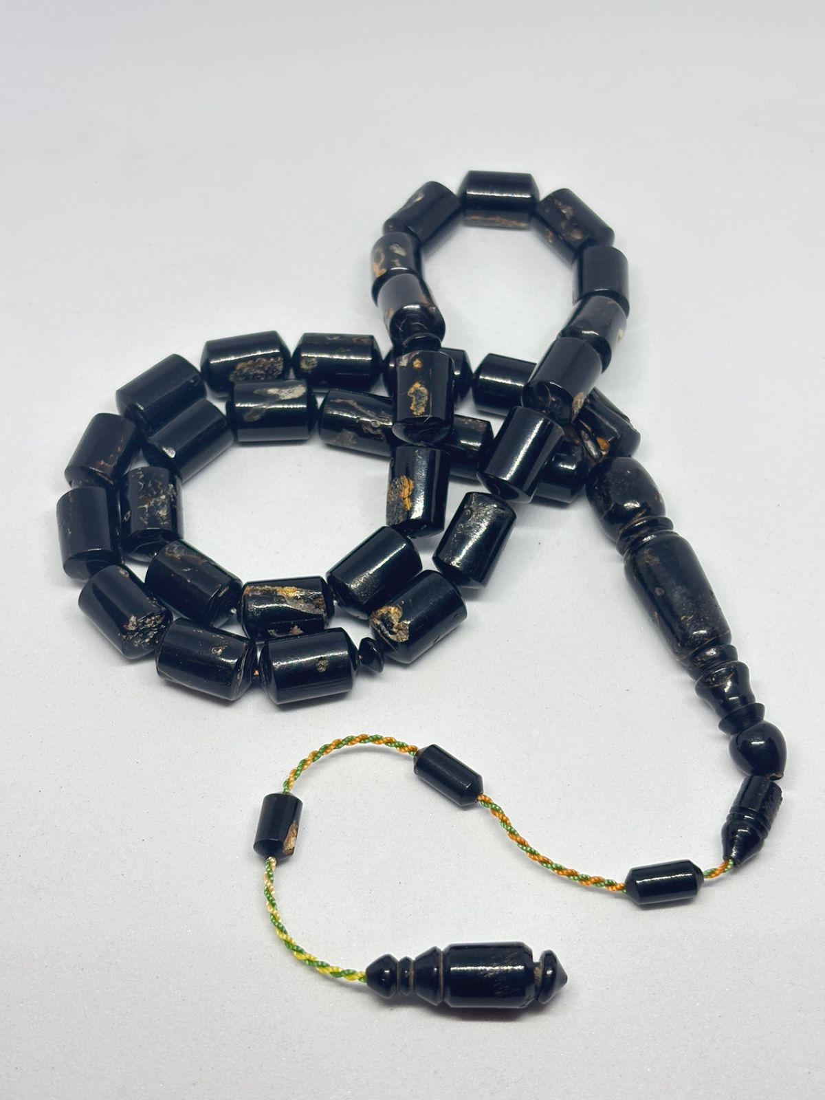 Rare Black Misbaha with Gold Accents – Islamic Prayer Beads That Radiate Elegance
