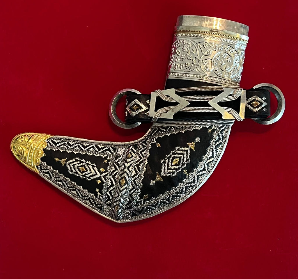 Exquisite Handcrafted Khanjar – Symbol of Heritage & Prestige
